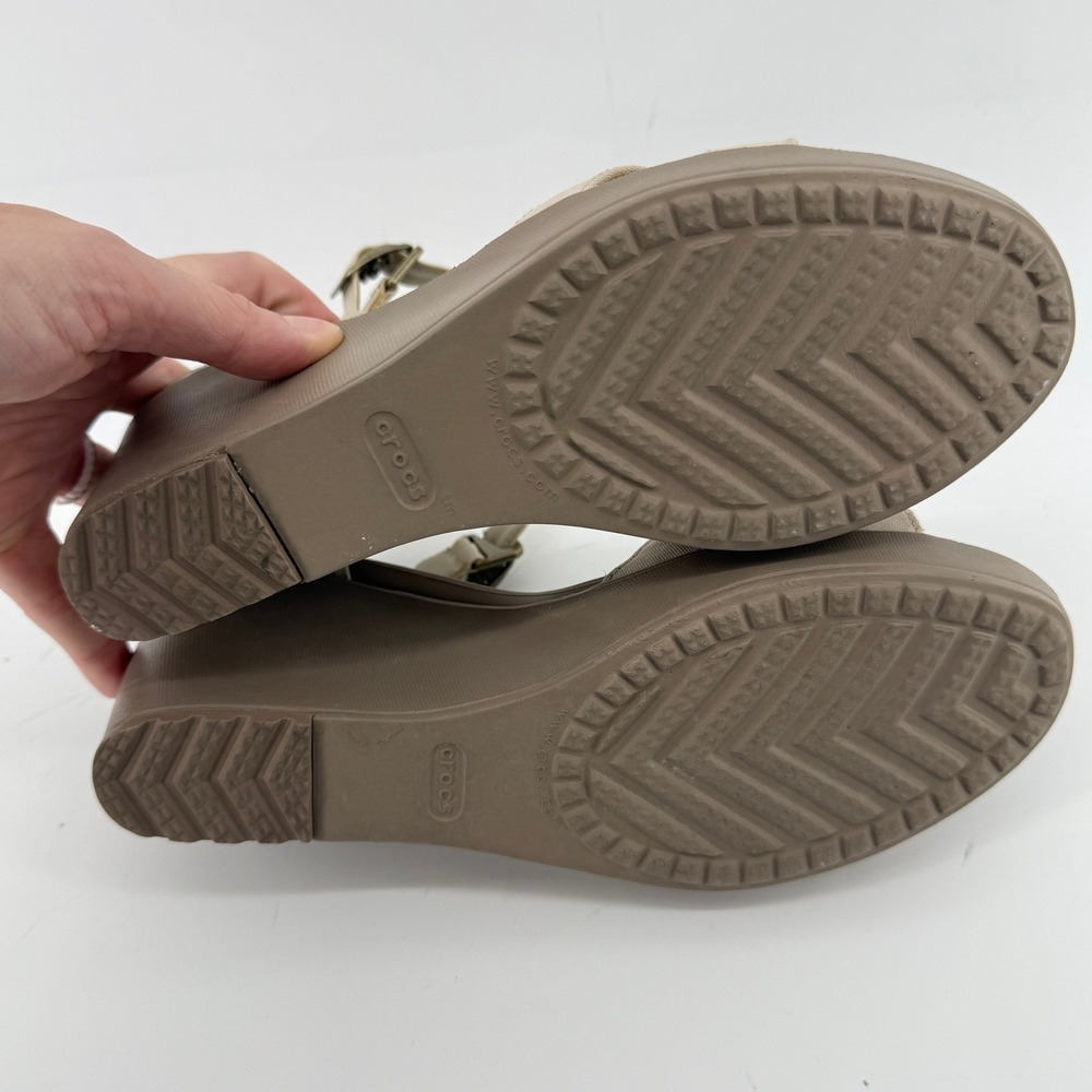 Crocs Leigh II Ankle Strap Wedge Sandal Beige Tan Women 10 Y2K Comfy Beach Vacay - Picture 10 of 11